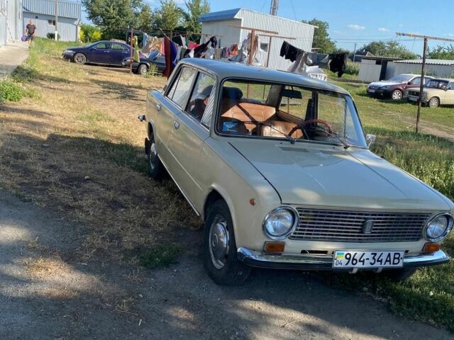 Бежевый ВАЗ 2101, объемом двигателя 3 л и пробегом 1000 тыс. км за 1100 $, фото 4 на Automoto.ua