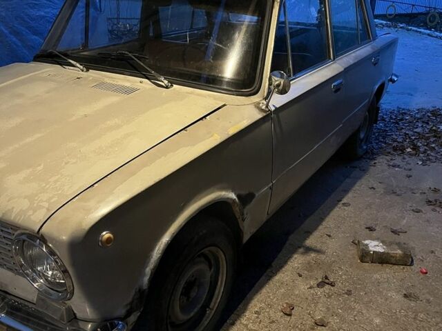 ВАЗ 2101 1980 в Черновцах на Automoto.ua Бежевый ВАЗ 2101, объемом двигателя 0 л и пробегом 2 тыс. км за 450 $, фото 1 на Automoto.ua