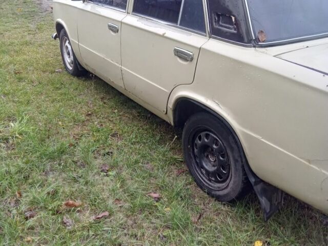 ВАЗ 2101 1981 в Рокитном на Automoto.ua Бежевый ВАЗ 2101, объемом двигателя 1.2 л и пробегом 200 тыс. км за 360 $, фото 5 на Automoto.ua