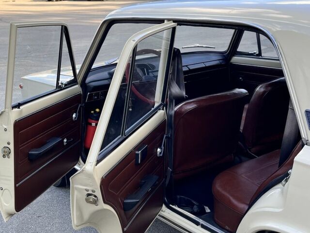 Бежевый ВАЗ 2101, объемом двигателя 1.3 л и пробегом 10 тыс. км за 6000 $, фото 7 на Automoto.ua