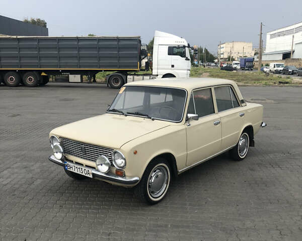 Бежевий ВАЗ 2101, об'ємом двигуна 1.6 л та пробігом 200 тис. км за 2000 $, фото 2 на Automoto.ua