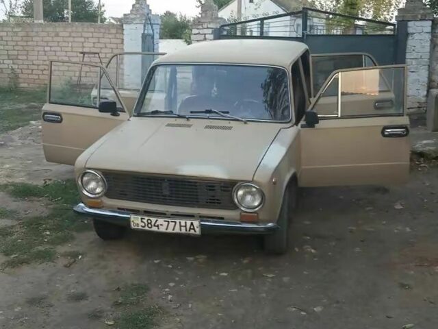 Бежевый ВАЗ 2101, объемом двигателя 3 л и пробегом 305 тыс. км за 595 $, фото 1 на Automoto.ua