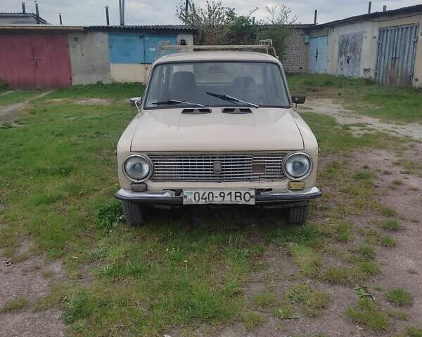 ВАЗ 2101 1985 у Ковель на Automoto.ua Бежевий ВАЗ 2101, об'ємом двигуна 0 л та пробігом 200 тис. км за 725 $, фото 1 на Automoto.ua