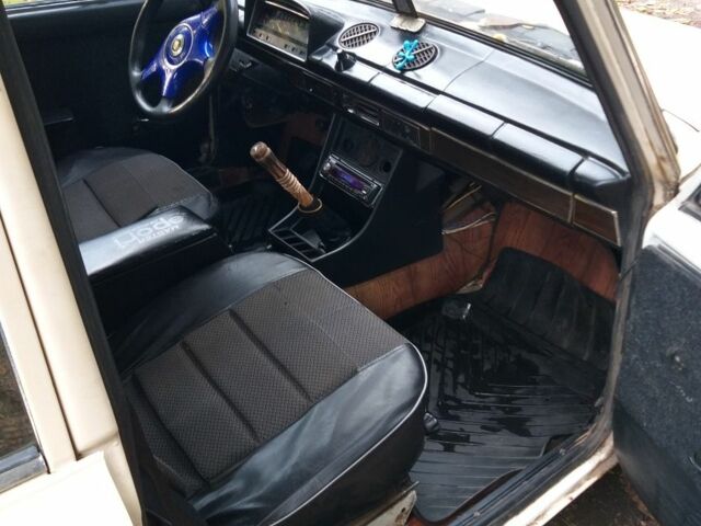 Бежевый ВАЗ 2101, объемом двигателя 1.2 л и пробегом 19 тыс. км за 350 $, фото 2 на Automoto.ua