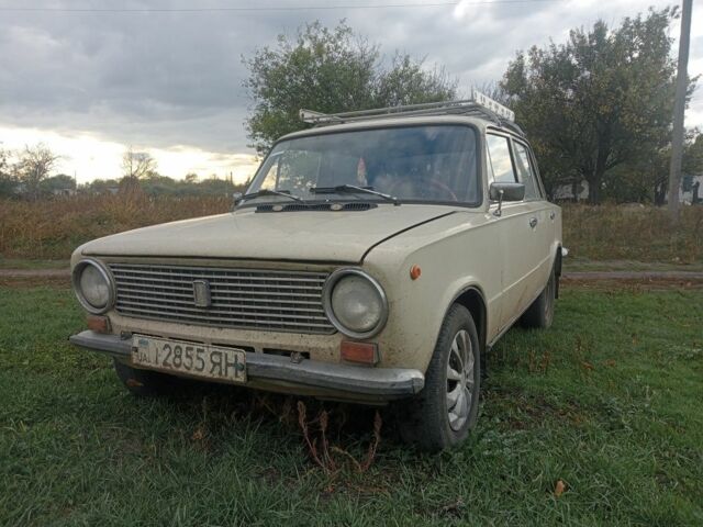 ВАЗ 2101 1987 в Новомосковске на Automoto.ua Бежевый ВАЗ 2101, объемом двигателя 0 л и пробегом 1 тыс. км за 800 $, фото 1 на Automoto.ua