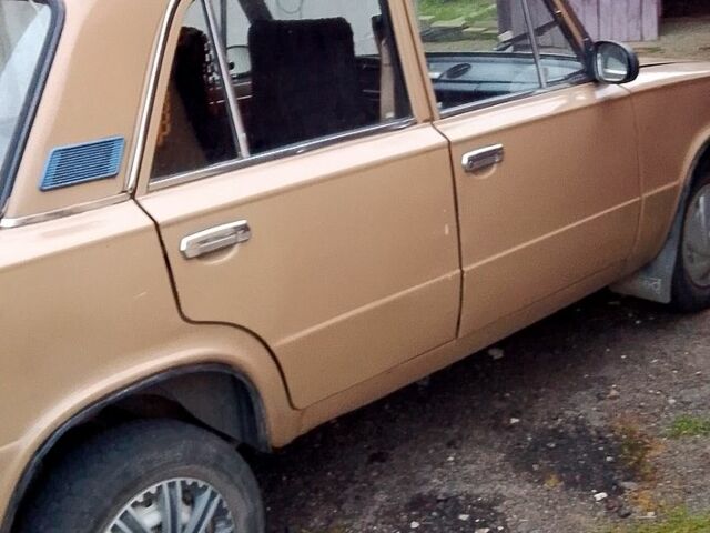 ВАЗ 2101 1988 в Малине на Automoto.ua Бежевый ВАЗ 2101, объемом двигателя 1.2 л и пробегом 138 тыс. км за 610 $, фото 1 на Automoto.ua