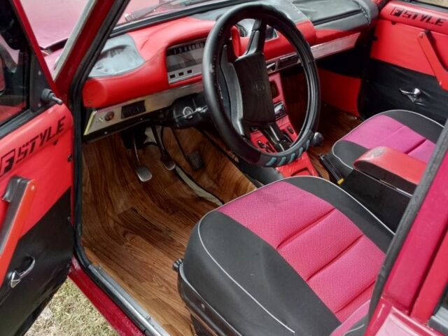 Красный ВАЗ 2101, объемом двигателя 1.2 л и пробегом 777 тыс. км за 594 $, фото 6 на Automoto.ua