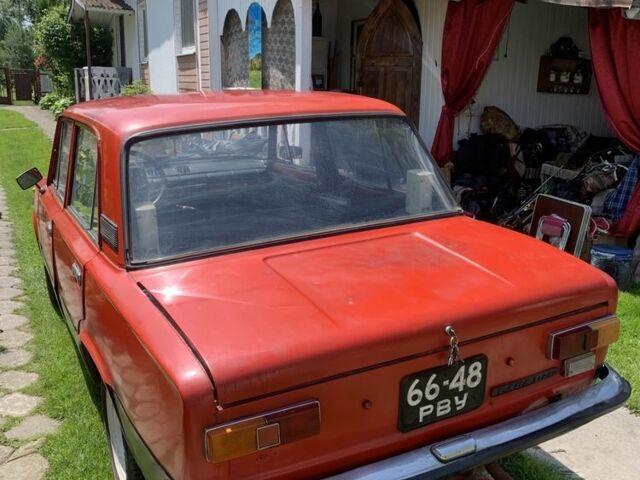 Красный ВАЗ 2101, объемом двигателя 1.1 л и пробегом 100 тыс. км за 546 $, фото 3 на Automoto.ua