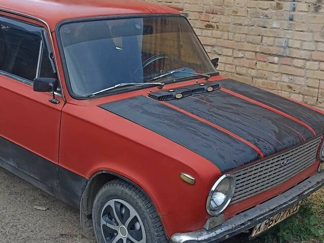 Красный ВАЗ 2101, объемом двигателя 1.5 л и пробегом 2 тыс. км за 350 $, фото 4 на Automoto.ua