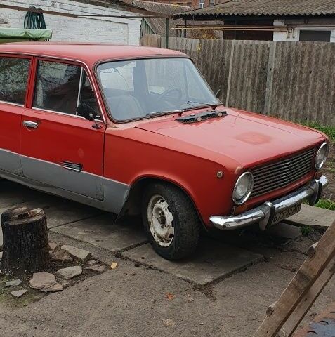 Красный ВАЗ 2101, объемом двигателя 1 л и пробегом 100 тыс. км за 286 $, фото 1 на Automoto.ua