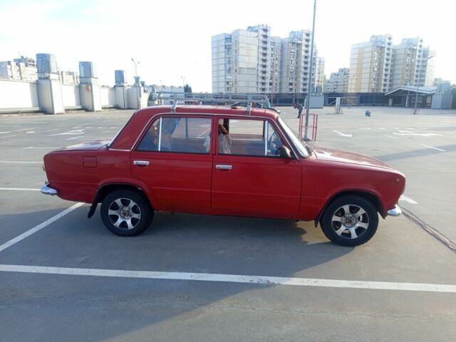Красный ВАЗ 2101, объемом двигателя 1.2 л и пробегом 24 тыс. км за 1100 $, фото 6 на Automoto.ua