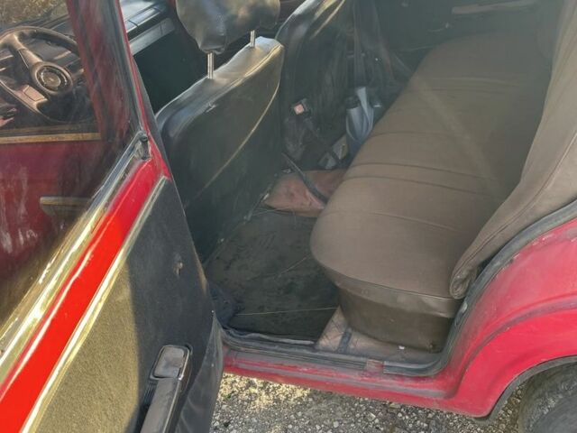 Красный ВАЗ 2101, объемом двигателя 1.6 л и пробегом 3 тыс. км за 381 $, фото 5 на Automoto.ua