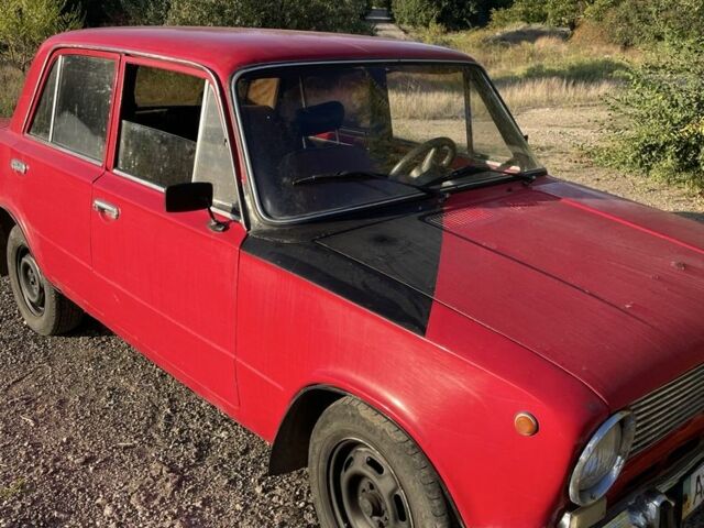 Красный ВАЗ 2101, объемом двигателя 1.6 л и пробегом 3 тыс. км за 381 $, фото 3 на Automoto.ua