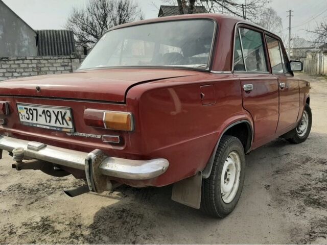 Красный ВАЗ 2101, объемом двигателя 1.3 л и пробегом 3 тыс. км за 395 $, фото 4 на Automoto.ua
