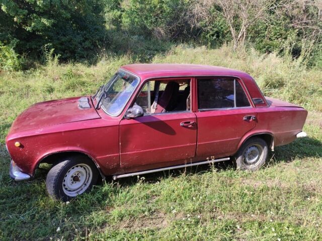 Красный ВАЗ 2101, объемом двигателя 0 л и пробегом 1 тыс. км за 339 $, фото 3 на Automoto.ua