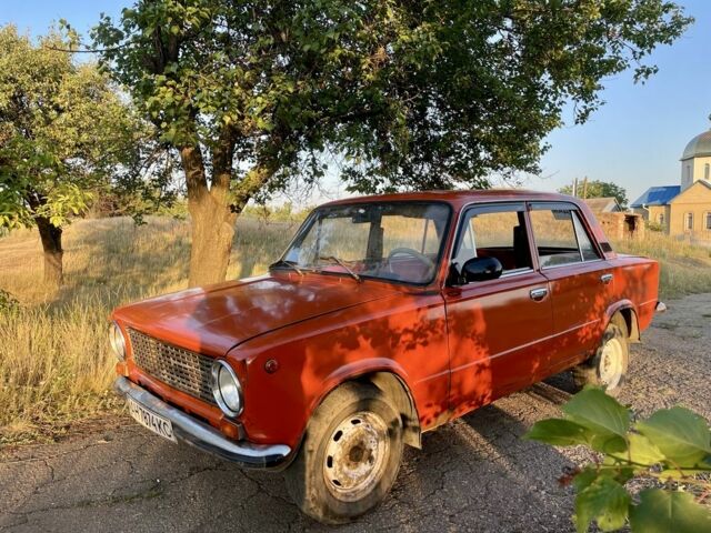 Красный ВАЗ 2101, объемом двигателя 0 л и пробегом 100 тыс. км за 601 $, фото 3 на Automoto.ua