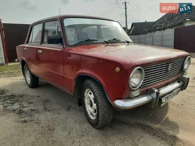 Красный ВАЗ 2101, объемом двигателя 1.2 л и пробегом 100 тыс. км за 900 $, фото 1 на Automoto.ua