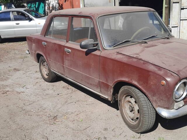 Червоний ВАЗ 2101, об'ємом двигуна 1.2 л та пробігом 19 тис. км за 800 $, фото 3 на Automoto.ua