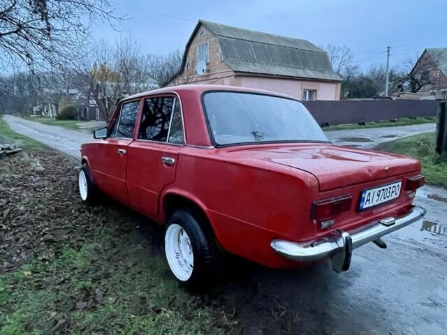 Красный ВАЗ 2101, объемом двигателя 1.2 л и пробегом 300 тыс. км за 713 $, фото 3 на Automoto.ua