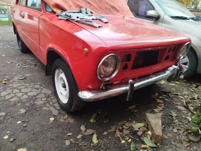 Червоний ВАЗ 2101, об'ємом двигуна 1 л та пробігом 382 тис. км за 800 $, фото 3 на Automoto.ua