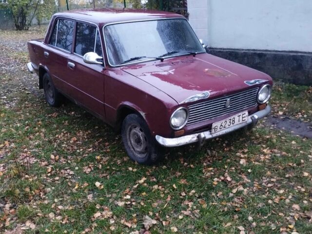 ВАЗ 2101 1972 в Шумск на Automoto.ua Красный ВАЗ 2101, объемом двигателя 1.5 л и пробегом 75 тыс. км за 262 $, фото 9 на Automoto.ua