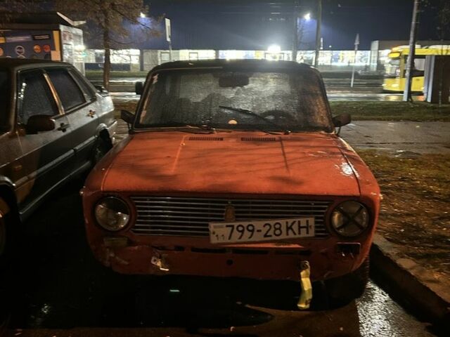 Красный ВАЗ 2101, объемом двигателя 1.5 л и пробегом 666 тыс. км за 167 $, фото 3 на Automoto.ua