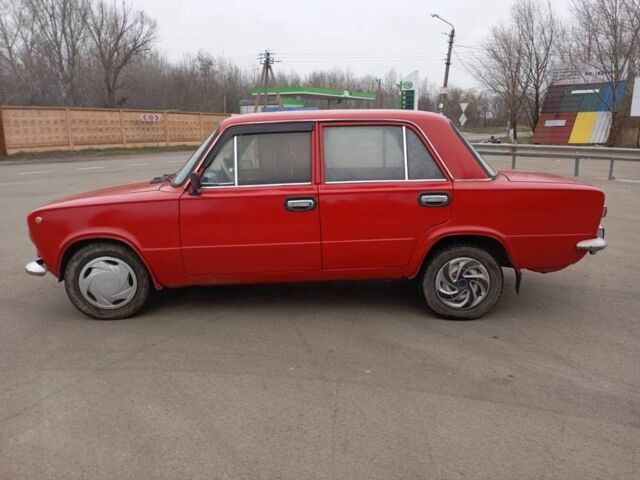 Красный ВАЗ 2101, объемом двигателя 1.5 л и пробегом 2 тыс. км за 569 $, фото 3 на Automoto.ua