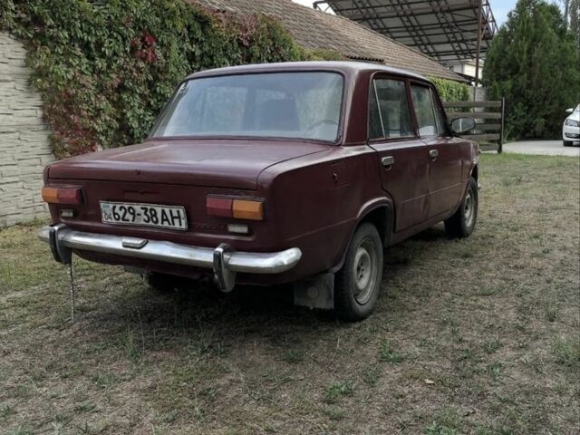 Красный ВАЗ 2101, объемом двигателя 1.2 л и пробегом 50 тыс. км за 308 $, фото 4 на Automoto.ua