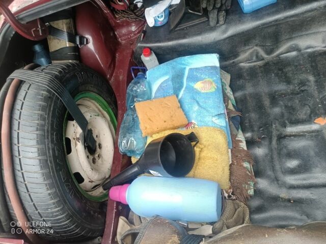 Красный ВАЗ 2101, объемом двигателя 1.3 л и пробегом 300 тыс. км за 850 $, фото 7 на Automoto.ua