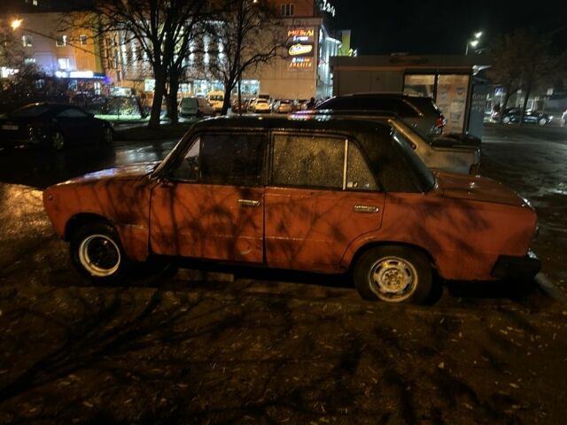 Красный ВАЗ 2101, объемом двигателя 1.5 л и пробегом 666 тыс. км за 167 $, фото 4 на Automoto.ua