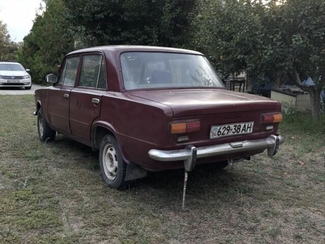 Красный ВАЗ 2101, объемом двигателя 1.2 л и пробегом 50 тыс. км за 308 $, фото 3 на Automoto.ua