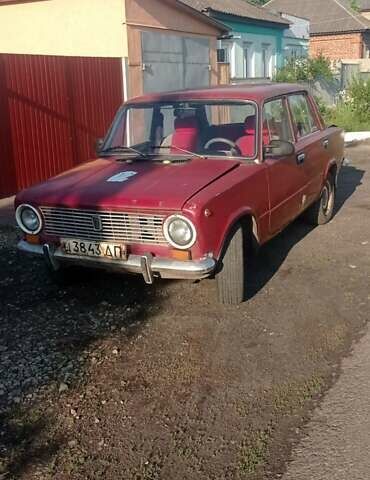 Красный ВАЗ 2101, объемом двигателя 1.3 л и пробегом 150 тыс. км за 450 $, фото 1 на Automoto.ua