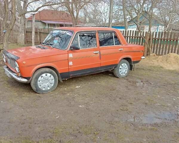 Красный ВАЗ 2101, объемом двигателя 1.4 л и пробегом 452 тыс. км за 750 $, фото 3 на Automoto.ua