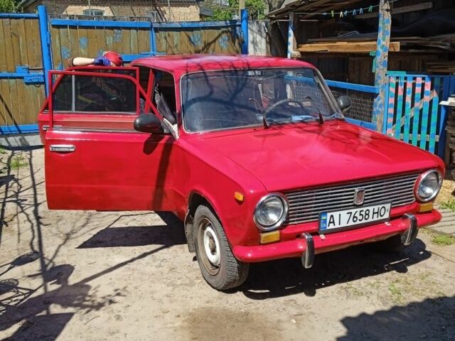 Красный ВАЗ 2101, объемом двигателя 0.12 л и пробегом 10 тыс. км за 345 $, фото 3 на Automoto.ua