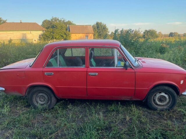 Красный ВАЗ 2101, объемом двигателя 1.2 л и пробегом 98 тыс. км за 341 $, фото 1 на Automoto.ua