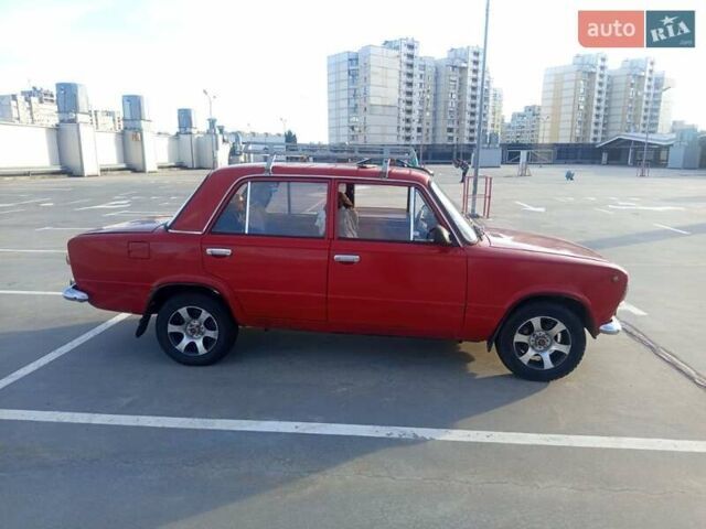 Красный ВАЗ 2101, объемом двигателя 1.2 л и пробегом 60 тыс. км за 1100 $, фото 2 на Automoto.ua