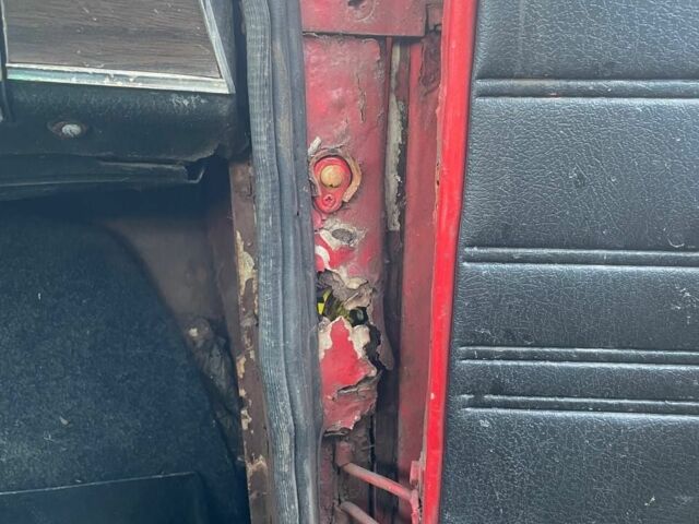 Красный ВАЗ 2101, объемом двигателя 1.2 л и пробегом 98 тыс. км за 341 $, фото 11 на Automoto.ua