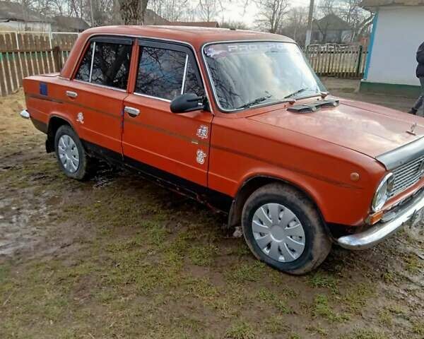 Красный ВАЗ 2101, объемом двигателя 1.4 л и пробегом 452 тыс. км за 750 $, фото 1 на Automoto.ua