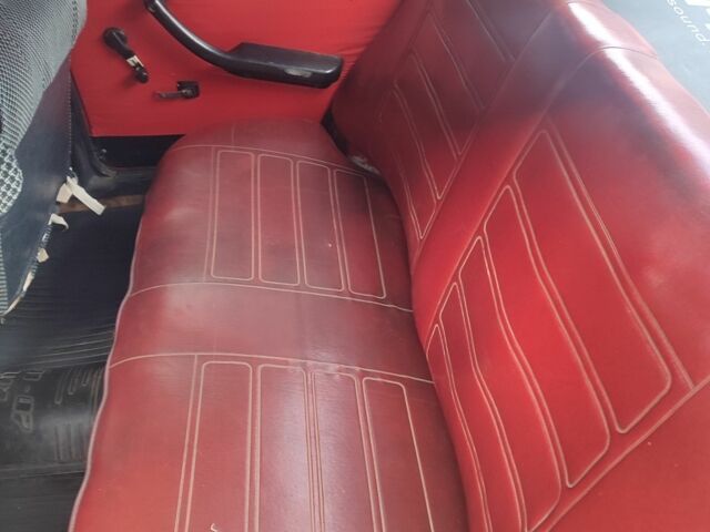 Красный ВАЗ 2101, объемом двигателя 1 л и пробегом 120 тыс. км за 500 $, фото 5 на Automoto.ua