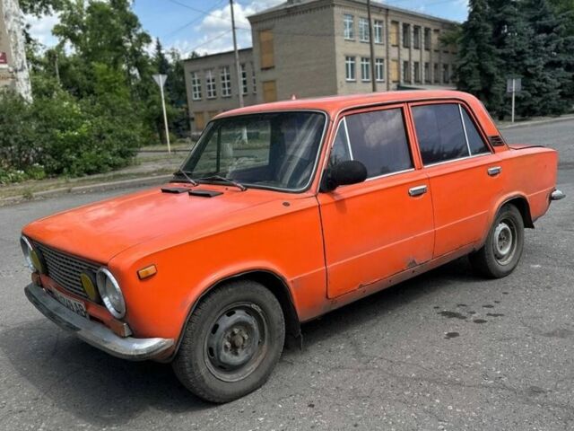 Красный ВАЗ 2101, объемом двигателя 1.3 л и пробегом 180 тыс. км за 25000 $, фото 2 на Automoto.ua