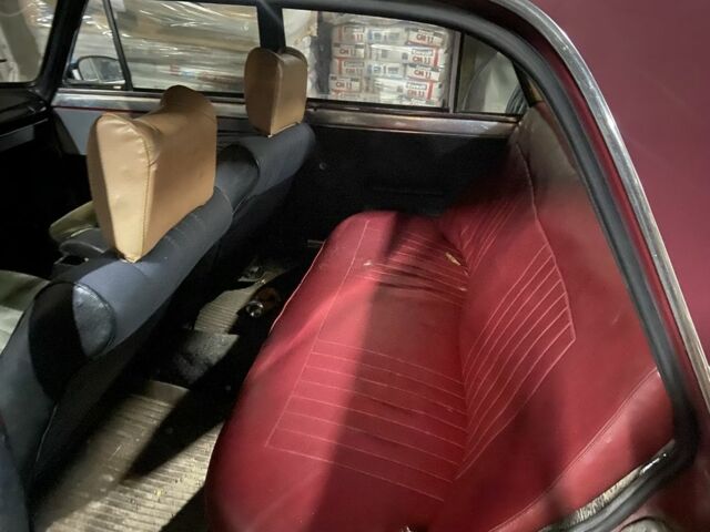 Красный ВАЗ 2101, объемом двигателя 1.3 л и пробегом 213 тыс. км за 355 $, фото 5 на Automoto.ua