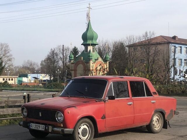 Красный ВАЗ 2101, объемом двигателя 1.3 л и пробегом 1000 тыс. км за 426 $, фото 3 на Automoto.ua
