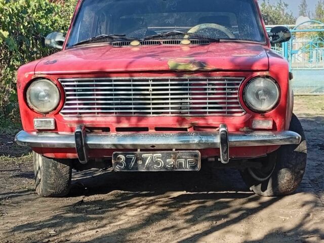 Красный ВАЗ 2101, объемом двигателя 1.5 л и пробегом 2 тыс. км за 286 $, фото 2 на Automoto.ua