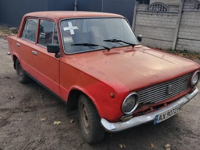 Красный ВАЗ 2101, объемом двигателя 1.2 л и пробегом 150 тыс. км за 384 $, фото 3 на Automoto.ua