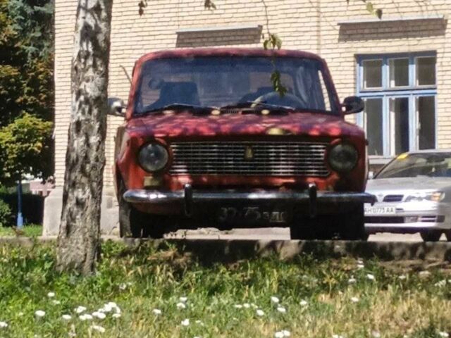 Красный ВАЗ 2101, объемом двигателя 1.5 л и пробегом 2 тыс. км за 286 $, фото 1 на Automoto.ua