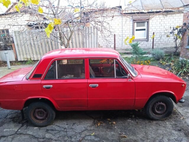 Красный ВАЗ 2101, объемом двигателя 1.3 л и пробегом 896 тыс. км за 310 $, фото 1 на Automoto.ua