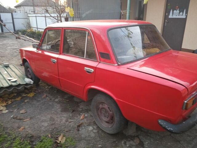 Красный ВАЗ 2101, объемом двигателя 1.3 л и пробегом 896 тыс. км за 310 $, фото 2 на Automoto.ua