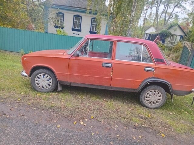 ВАЗ 2101 1976 в Золотоноше на Automoto.ua Красный ВАЗ 2101, объемом двигателя 1.3 л и пробегом 372 тыс. км за 454 $, фото 6 на Automoto.ua