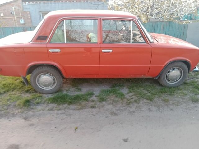 Красный ВАЗ 2101, объемом двигателя 0 л и пробегом 130 тыс. км за 1000 $, фото 3 на Automoto.ua