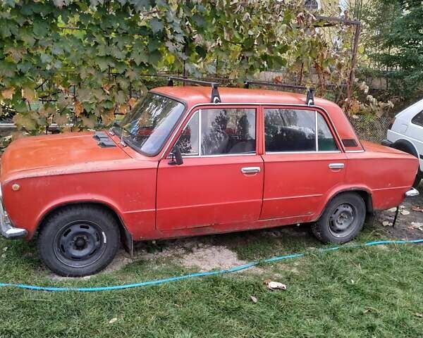 Красный ВАЗ 2101, объемом двигателя 1.29 л и пробегом 300 тыс. км за 600 $, фото 1 на Automoto.ua